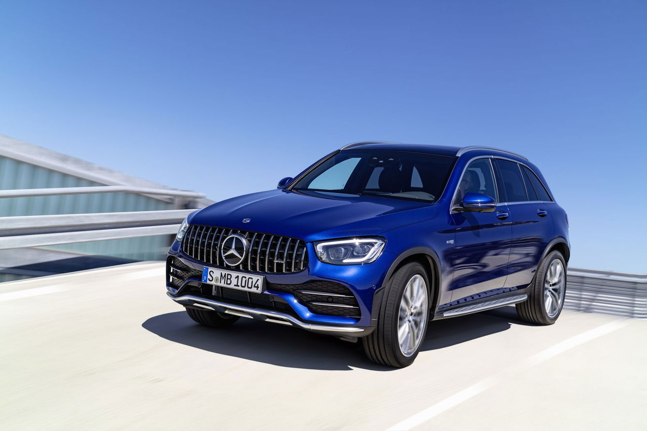 Die Neuen Mercedes Amg Glc 43 4matic Modelle: Agiler Und Markanter: Start Frei Für Die Ungleichen Zwillinge The New Mercedes Amg Glc 43 4matic Models: More Agile And More Distinctive: Chocks Away For The Dynamic Duo