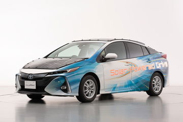 Toyota Prius Phv Solar 1