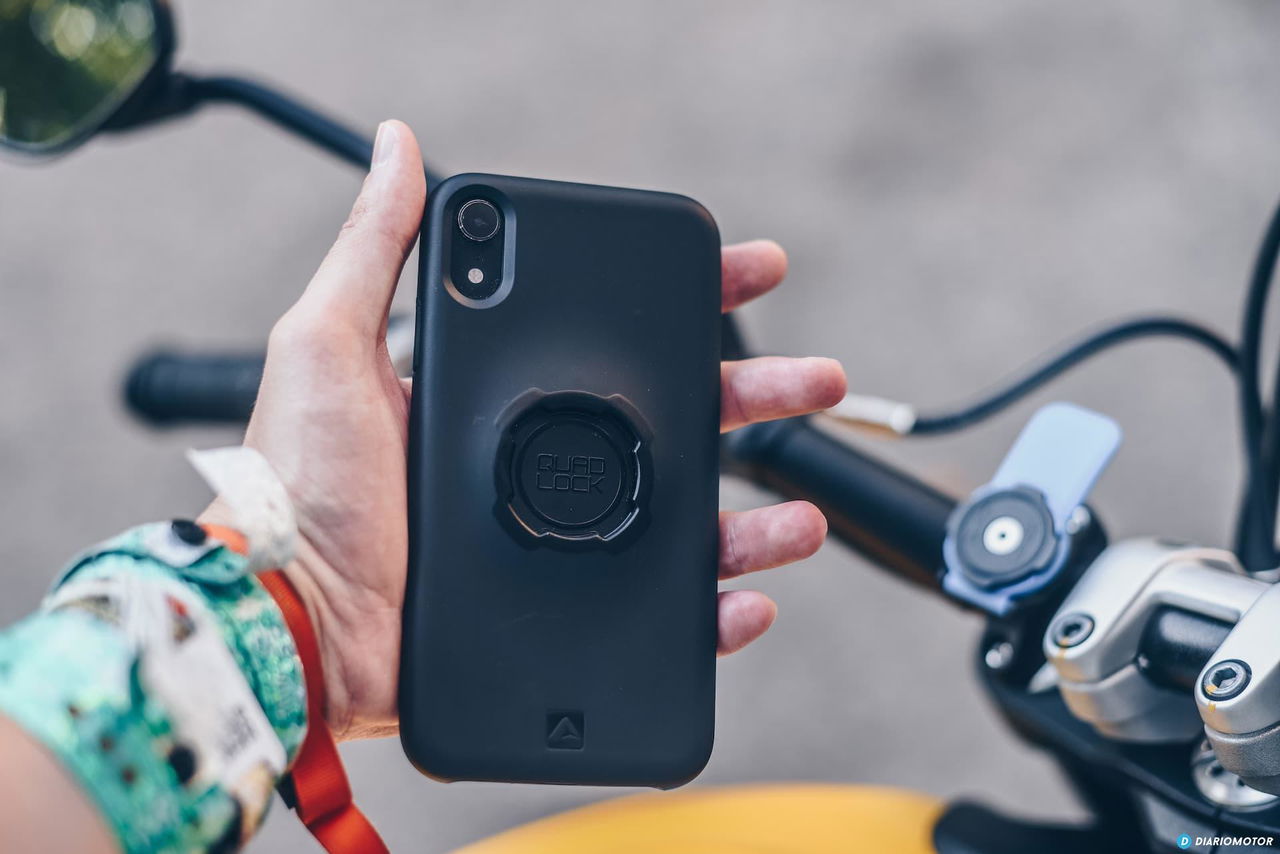 Ducati Scramber Quadlock Telefono Movil 3