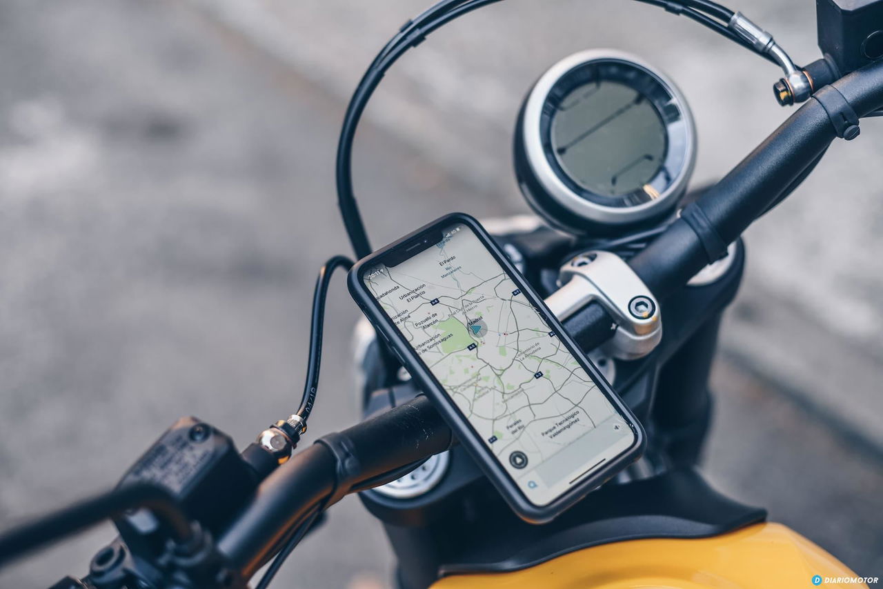 Ducati Scramber Quadlock Telefono Movil 5