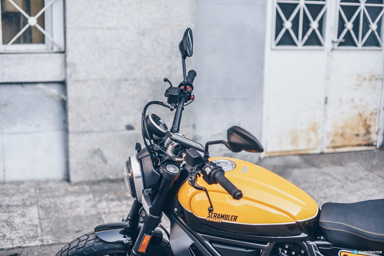 Ducati Scramber Quadlock Telefono Movil 6