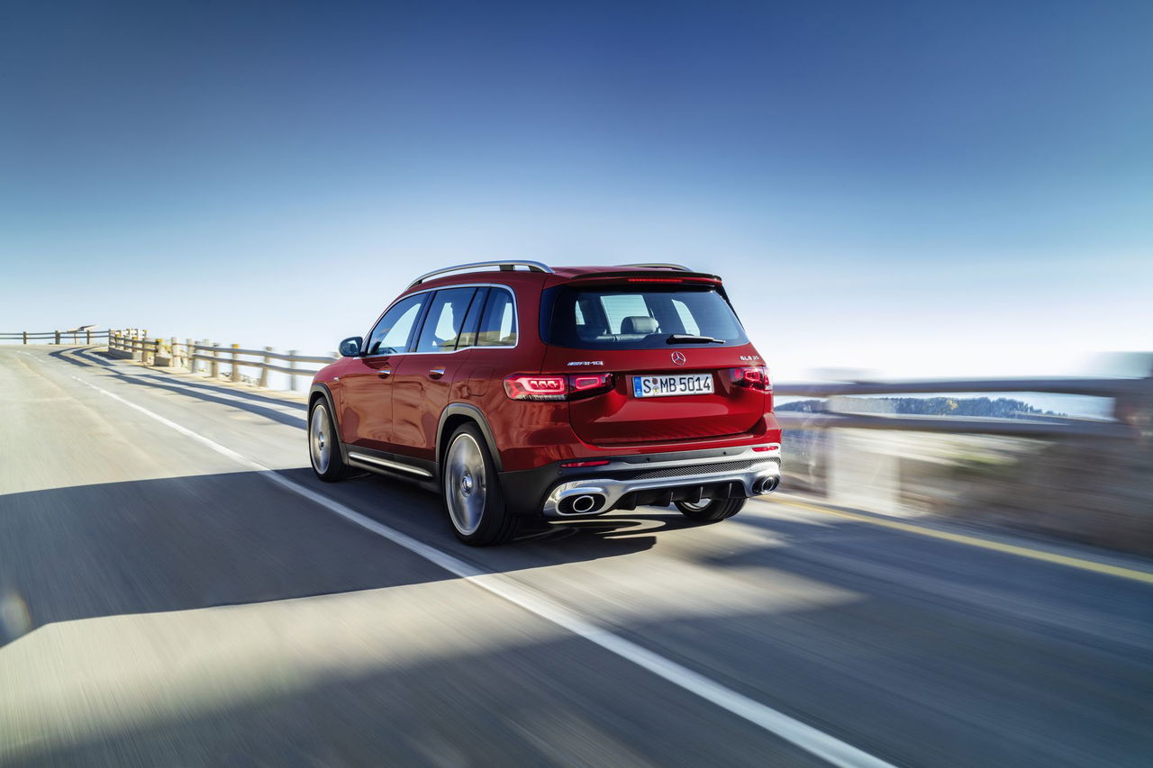 Konkurrenzlos In Seiner Klasse: Der Neue Glb 35 4matic Kombiniert Mit Einer Hohen Variabilität, Viel Platz Und Mit Hohem Fahrspaß Unrivalled In Its Class: The New Glb 35 4matic Combines Great Variability And Plenty Of Space With Sheer Driving Pleasure