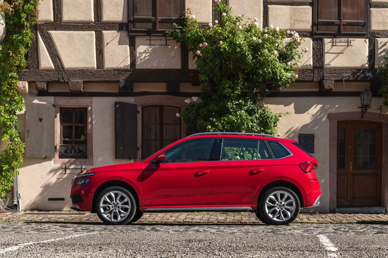 Skoda Kamiq 2020 Rojo Exterior 30