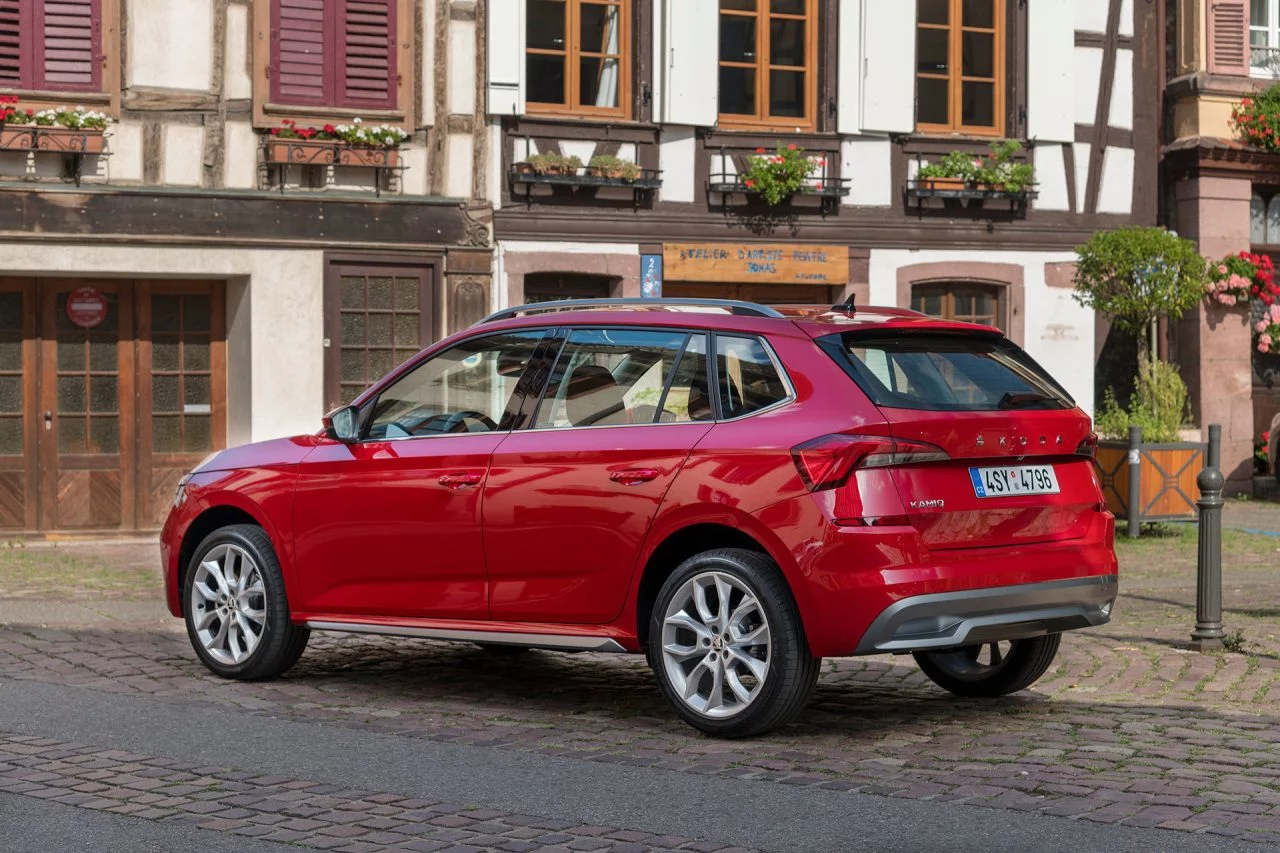 Skoda Kamiq 2020 Rojo Trasera 38