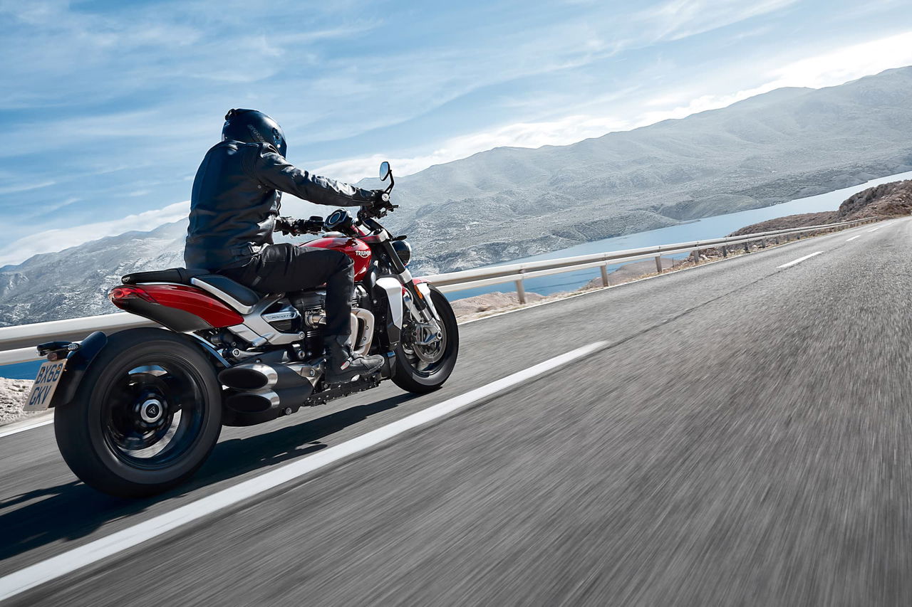 Triumph 2019 Rocket 3 R Riding 5