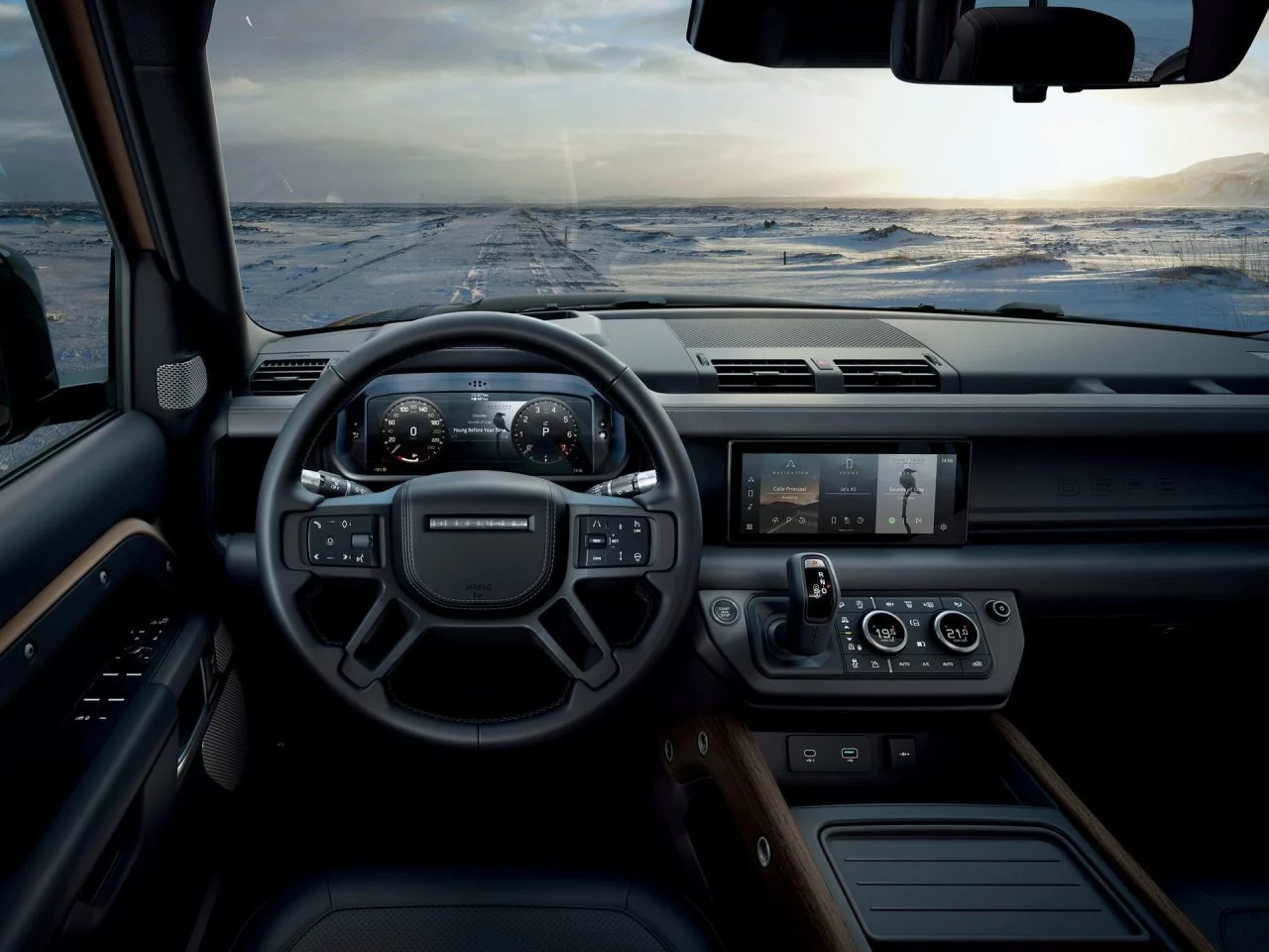 Land Rover Defender 2020 210