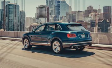 Bentley Bentayga Hybrid 1019 002