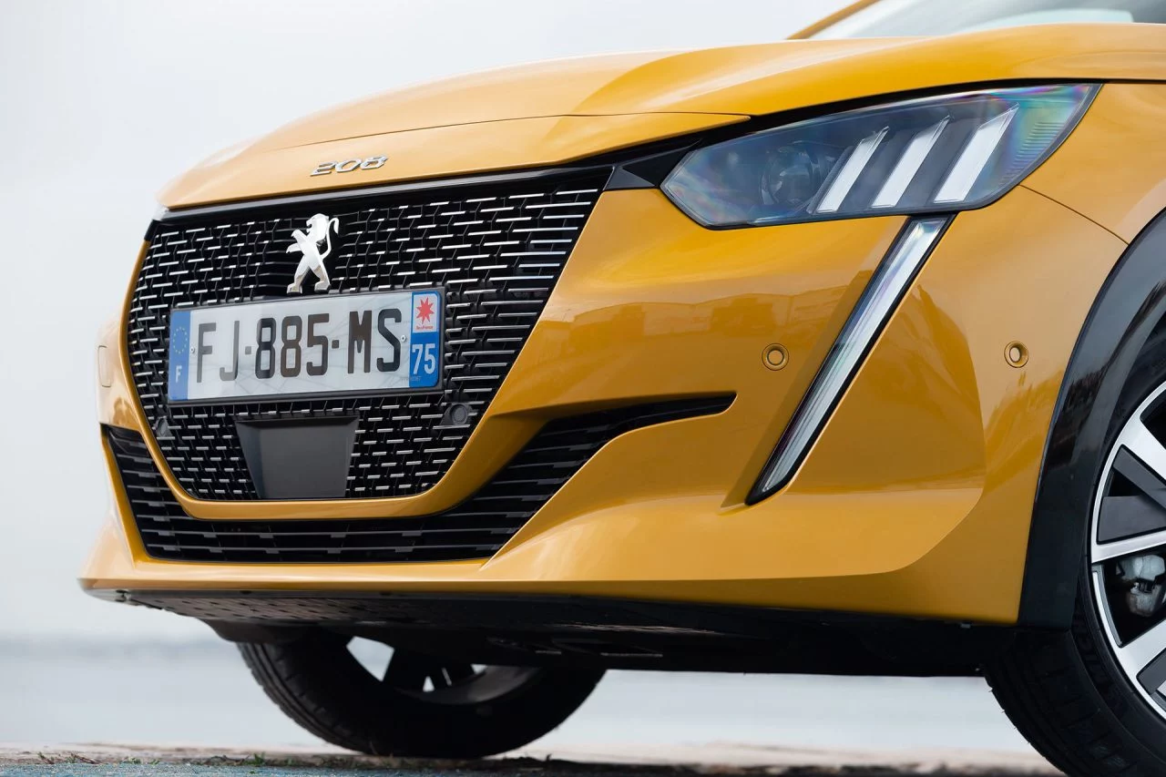 Peugeot 208 Gt Line 2019 Amarillo 139