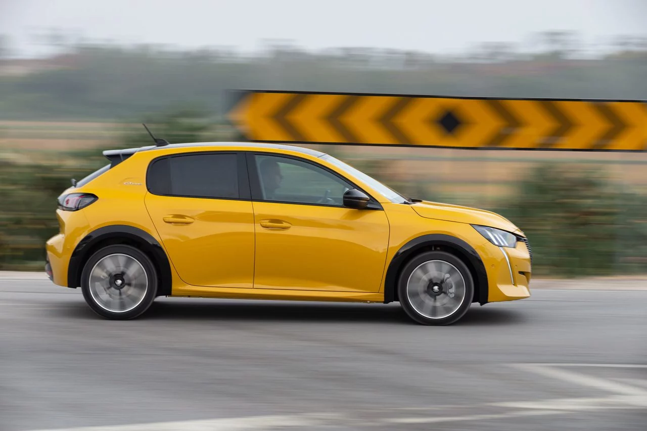 Peugeot 208 Gt Line 2019 Amarillo 151