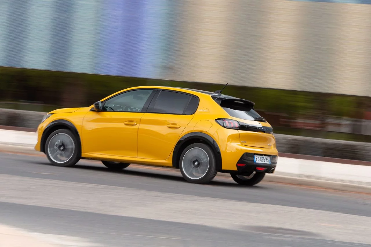 Peugeot 208 Gt Line 2019 Amarillo 156