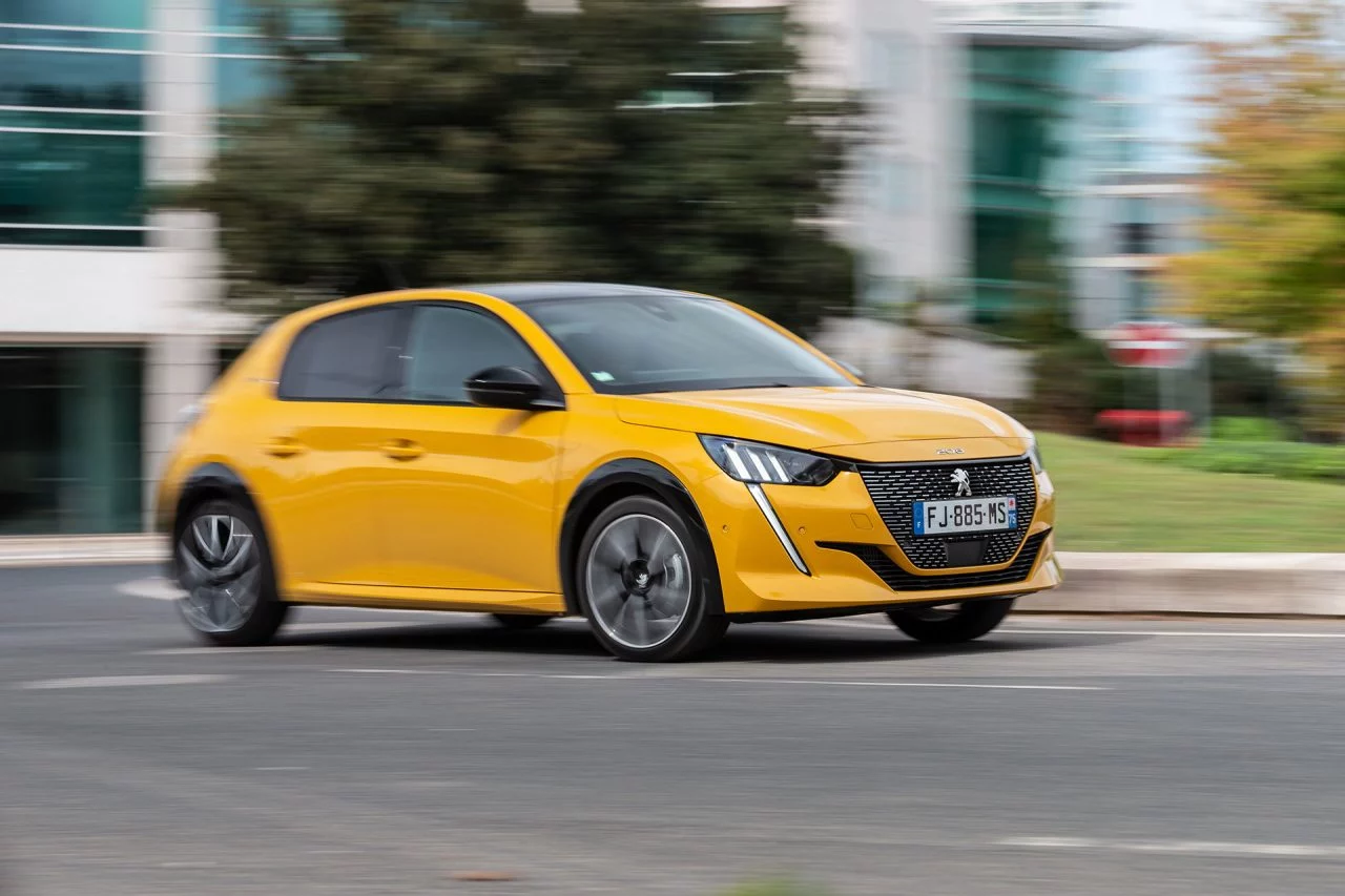 Peugeot 208 Gt Line 2019 Amarillo 157