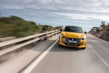 Peugeot 208 Gt Line 2019 Amarillo 27