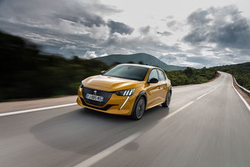 Peugeot 208 Gt Line 2019 Amarillo 28