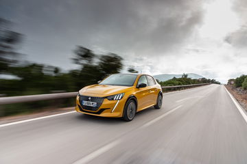 Peugeot 208 Gt Line 2019 Amarillo 30