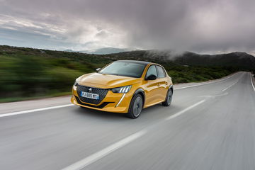 Peugeot 208 Gt Line 2019 Amarillo 32