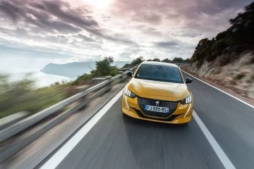 Peugeot 208 Gt Line 2019 Amarillo 34