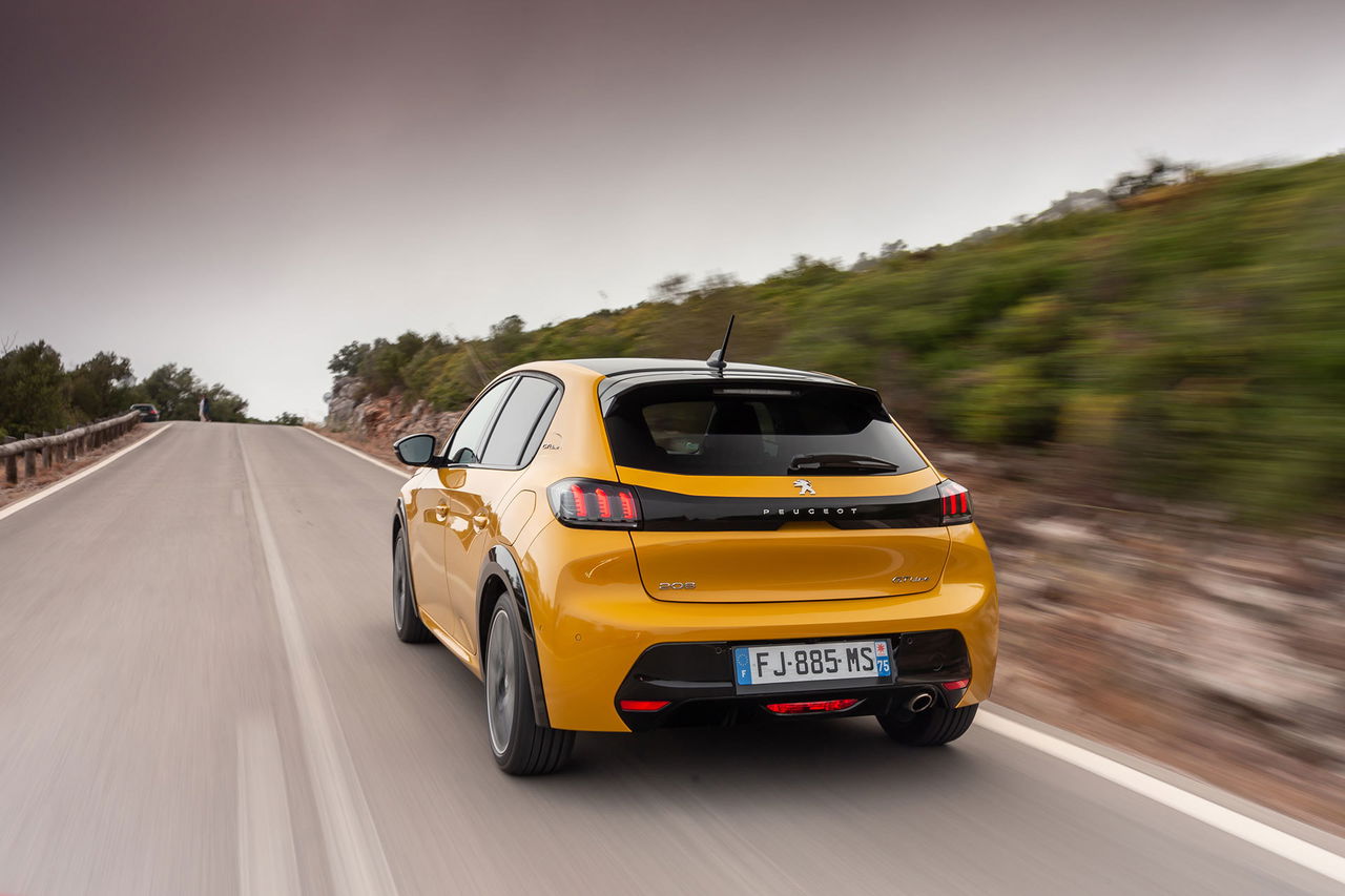 Peugeot 208 Gt Line 2019 Amarillo 37