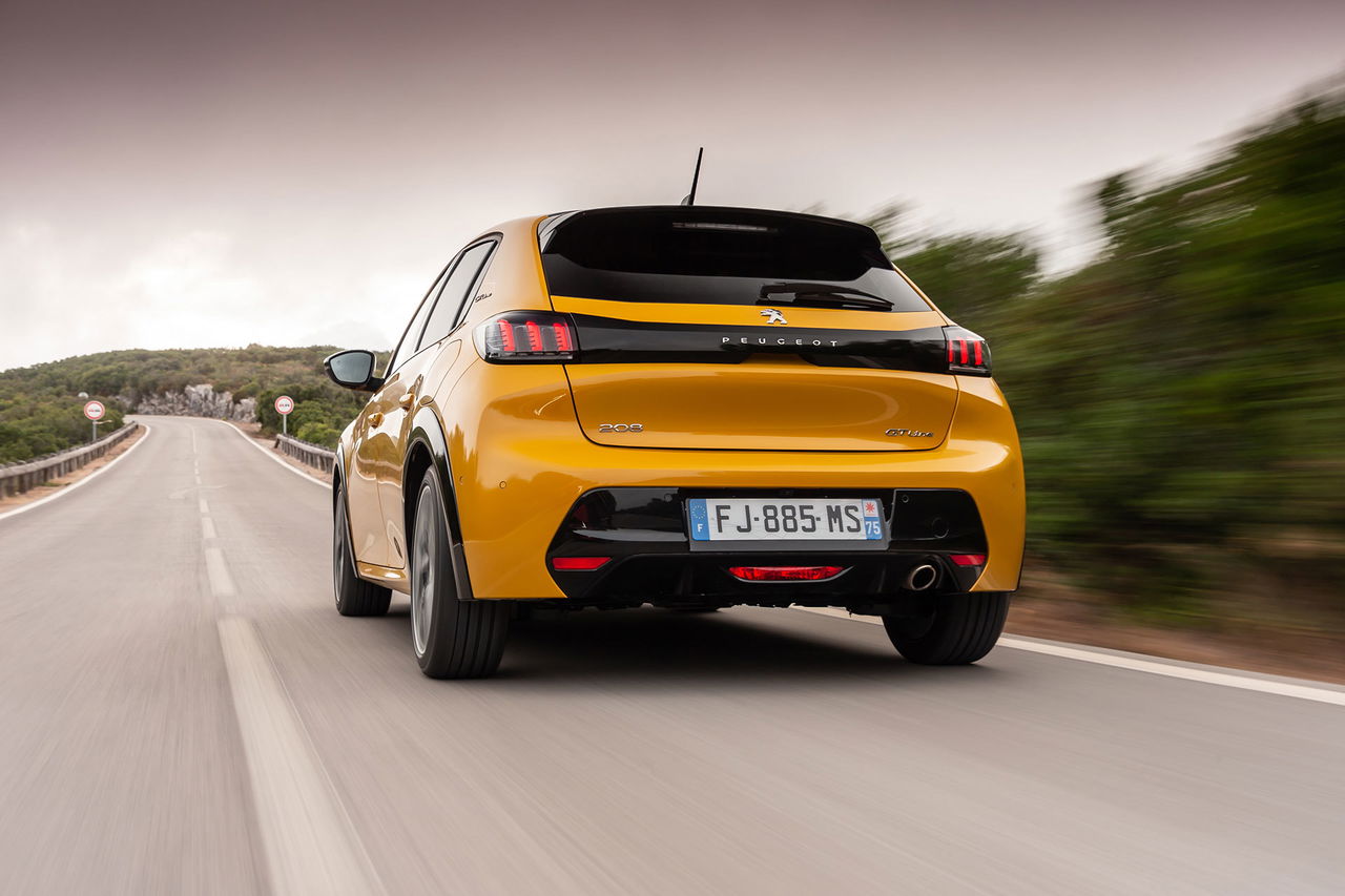 Peugeot 208 Gt Line 2019 Amarillo 39