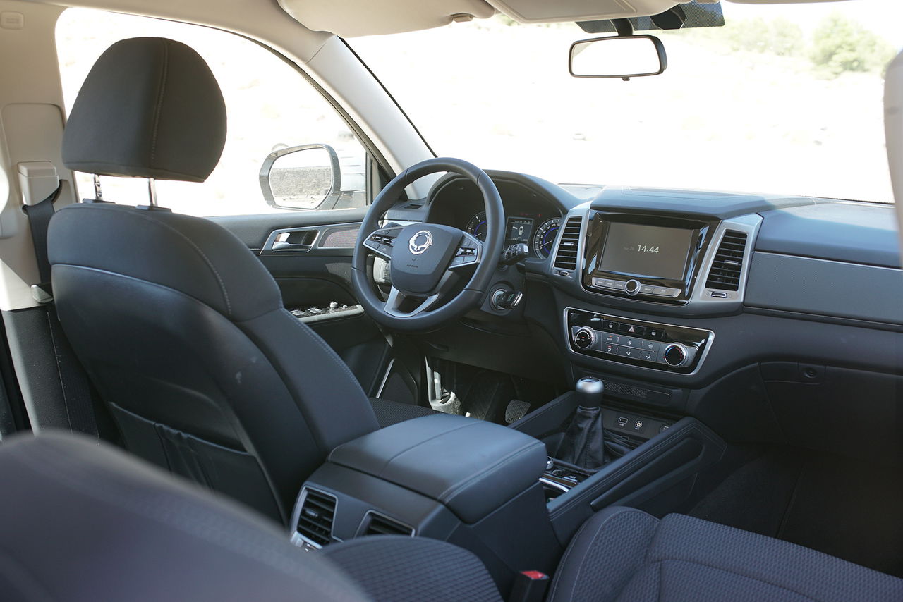 Ssangyong Rexton Interior 00002