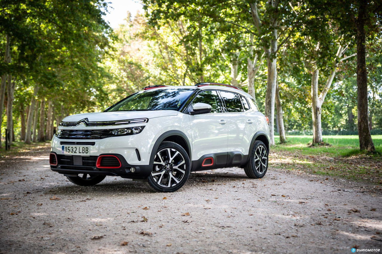 Citroen C5 Aircross Vs Peugeot 3008 20 