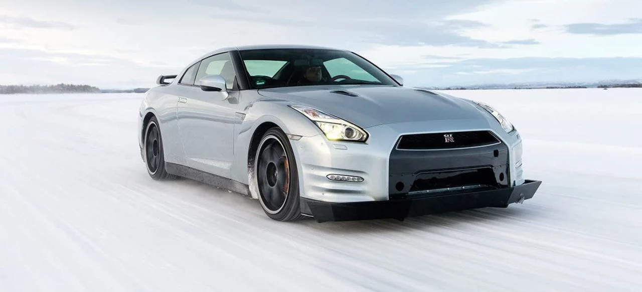 Conducir Con Nieve Nissan Gt R