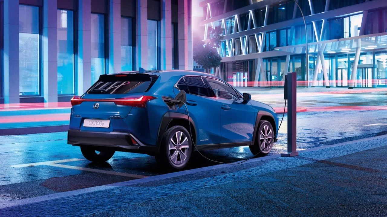 Lexus Ux Electrico 2