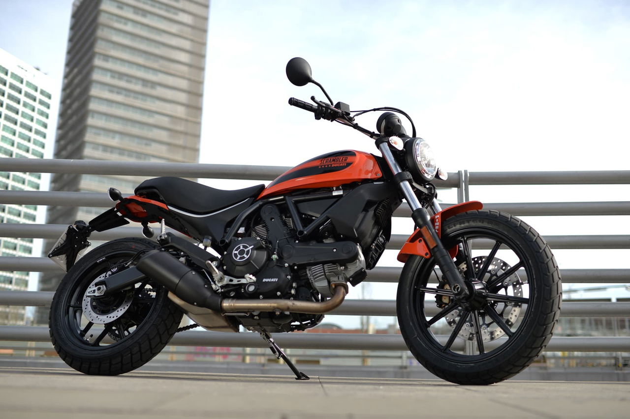 Moto Acera Ducati Scrambler