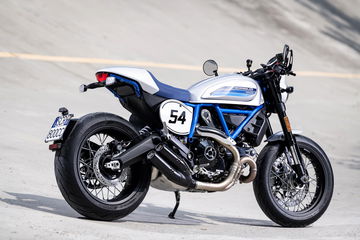 Ducati Scrambler Cafe Racer Ambience 02 Uc67946 High