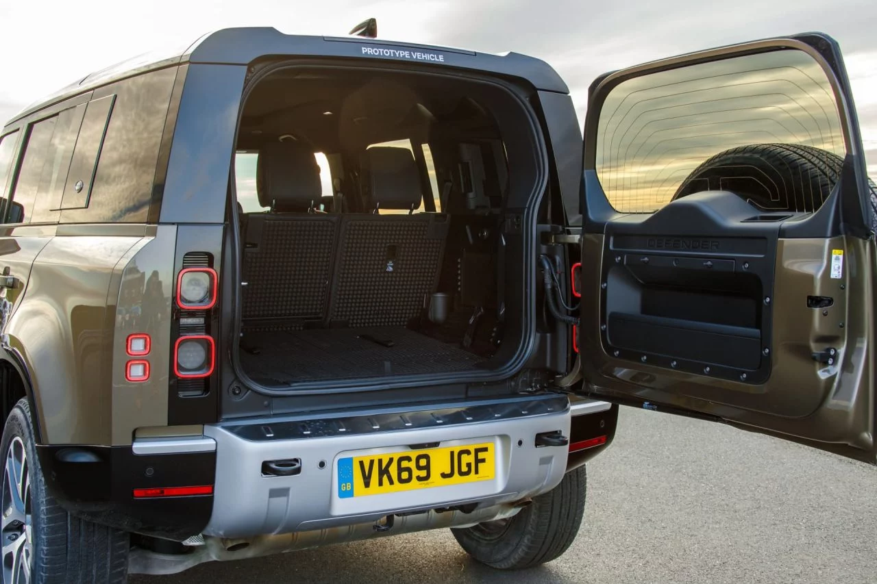 Land Rover Defender Interior 00004