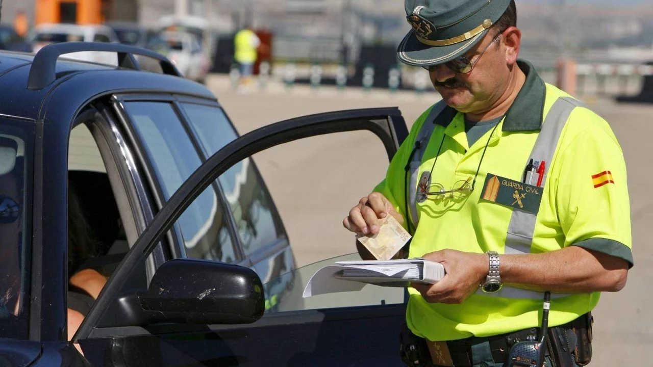 Carne Conducir Multa Guardia Civil