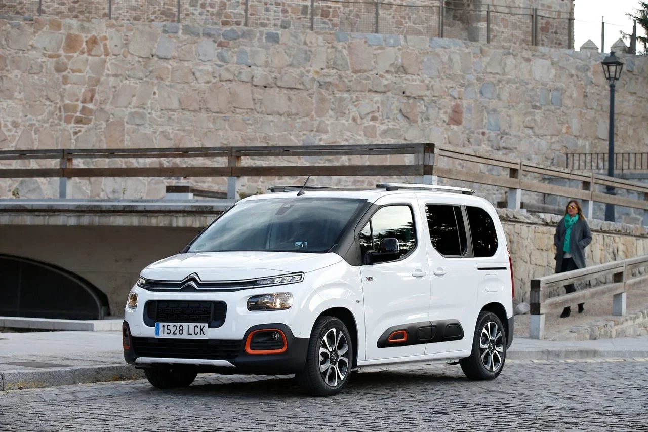 Citroen Berlingo 2020 Puretech 130 Eat8 12