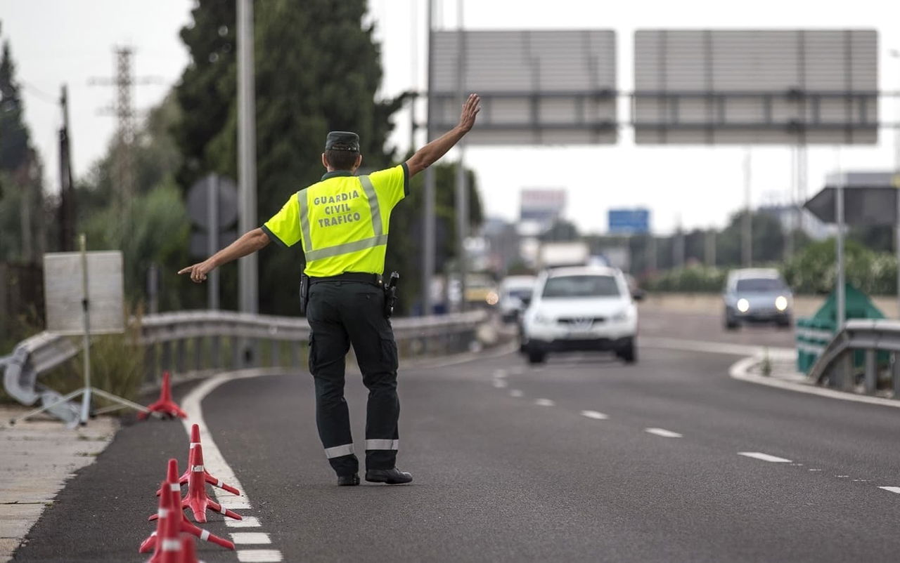 La Dgt Inicia Una CampaÑa Sobre Control Sobre La Tasa De Alcohol Y Drogas En Conductores