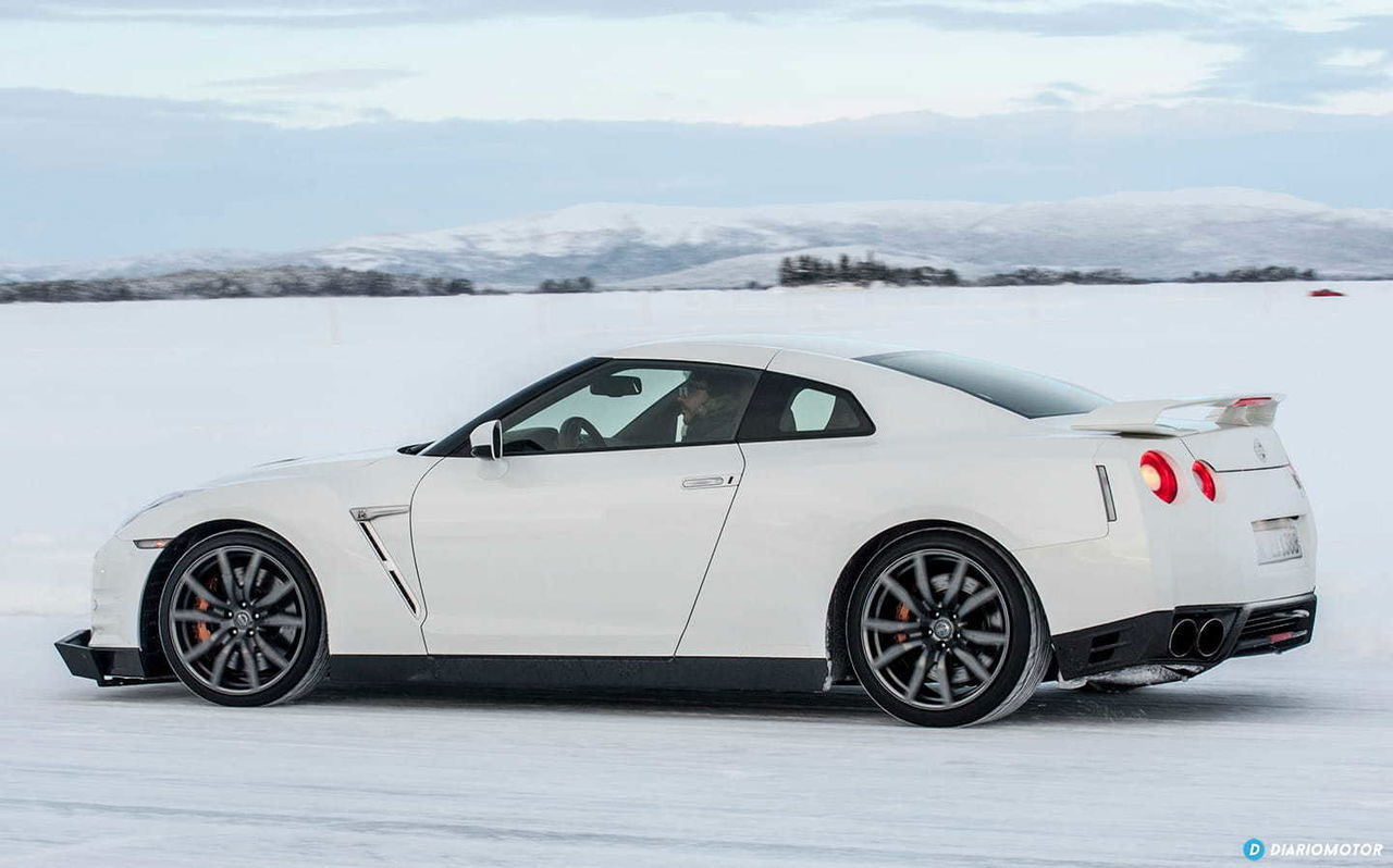 Arrancar Coche Frio Nissan Gt R Nieve