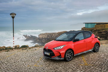 Toyota Yaris Hibrido 2020 Rojo Exterior 100