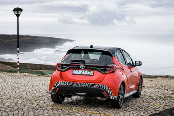 Toyota Yaris Hibrido 2020 Rojo Exterior 101