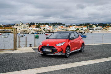 Toyota Yaris Hibrido 2020 Rojo Exterior 107