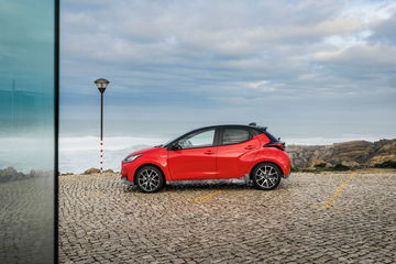 Toyota Yaris Hibrido 2020 Rojo Exterior 108