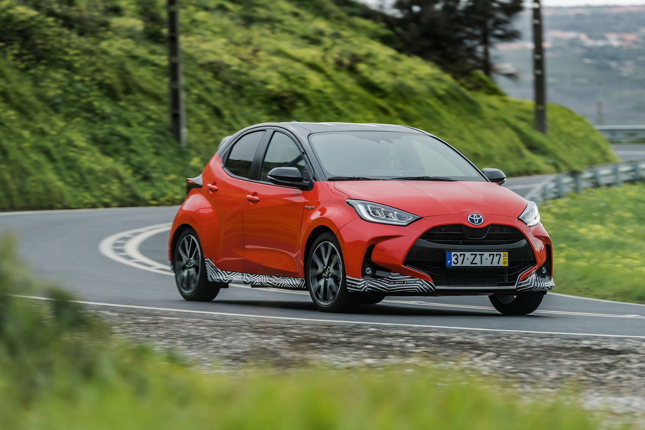 Toyota Yaris Hibrido 2020 Rojo Exterior 48