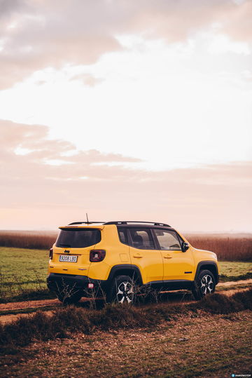 Jeep Renegade 4