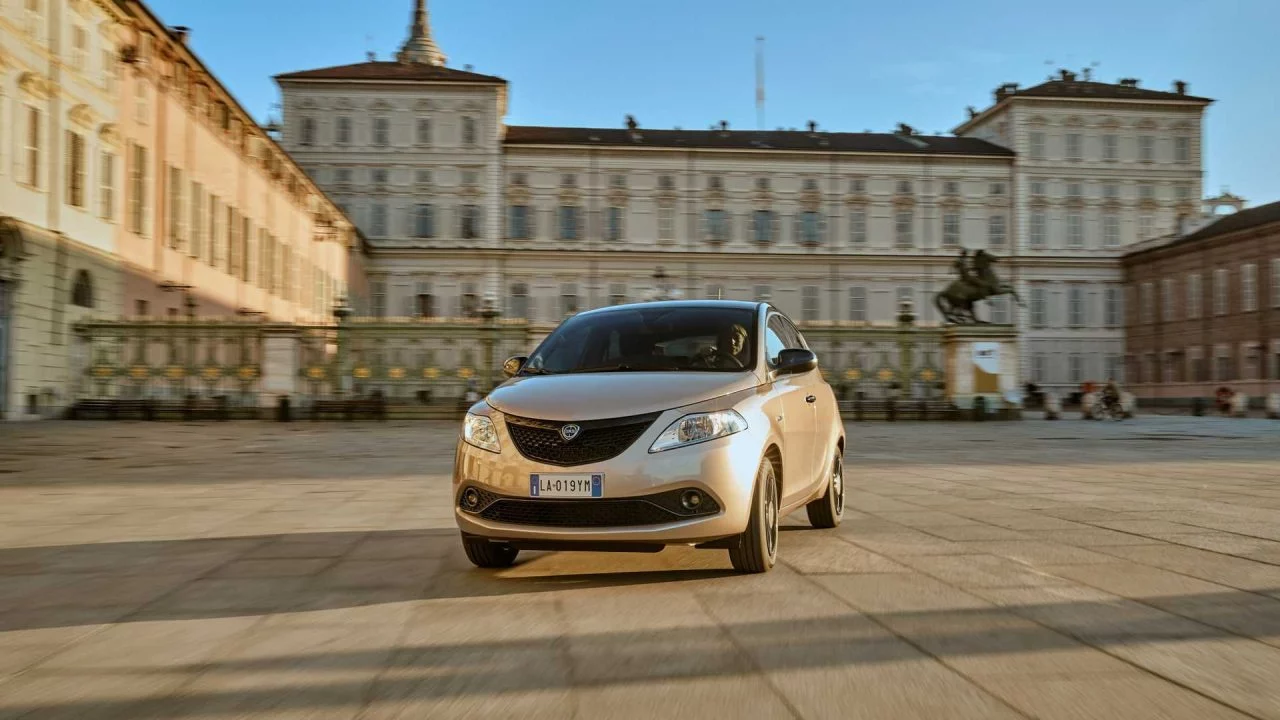 Lancia Ypsilon Hibrido Dm 3