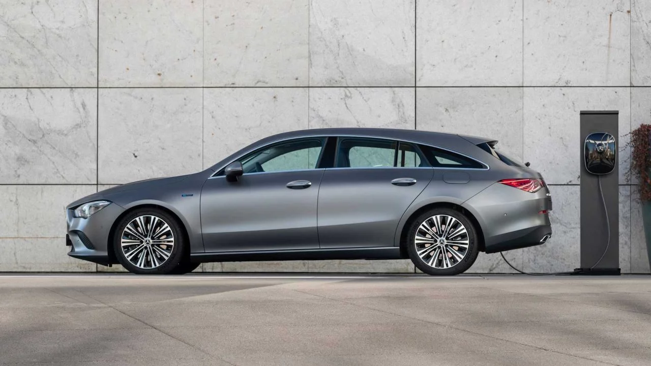 Mercedes Cla Shooting Brake Gris 01