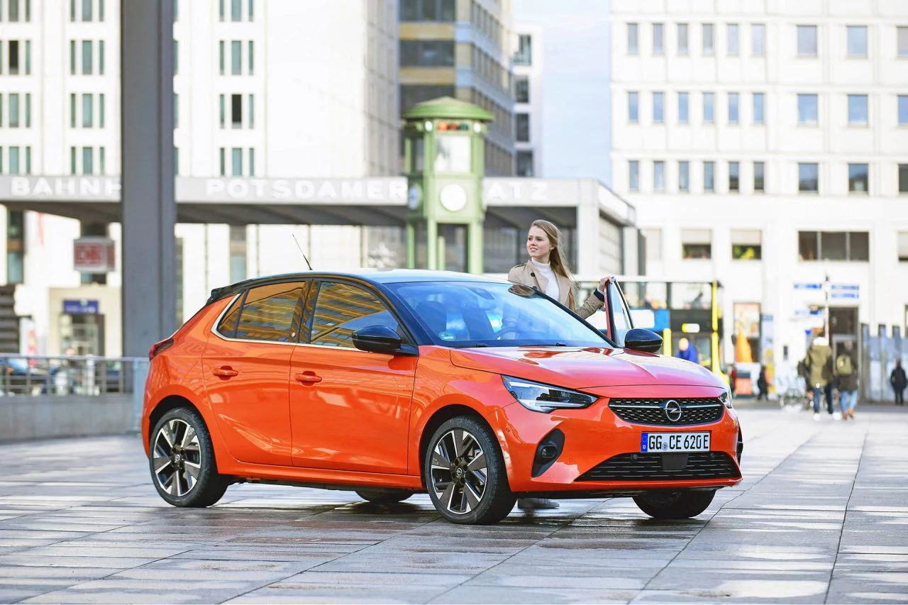 Opel Corsa E 2020 Naranja Prueba 53