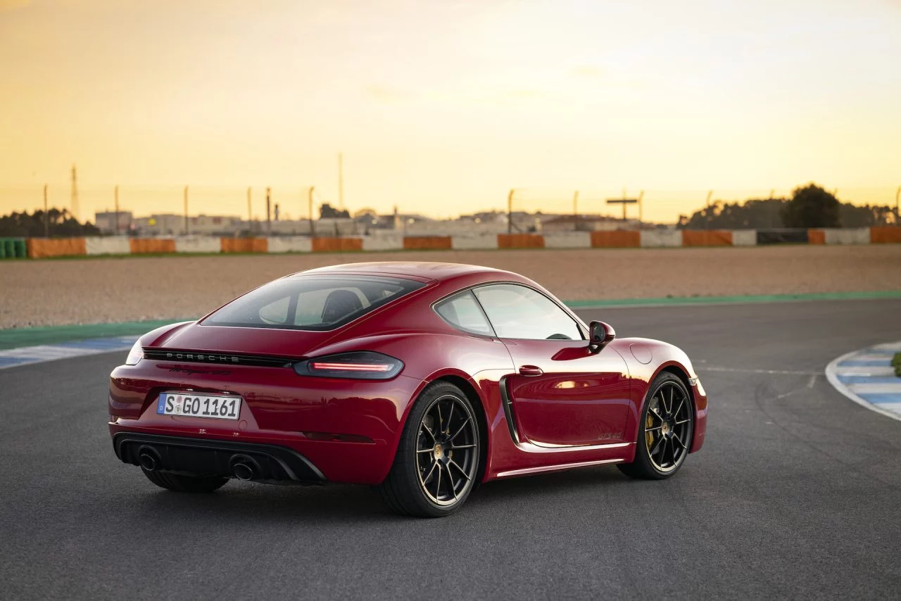 Porsche 718 Cayman Gts 40 Red Carmine 7