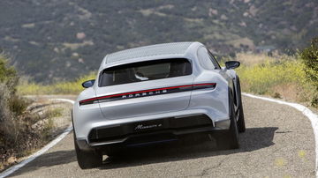 Porsche Mission E Cross Turismo 0320 001