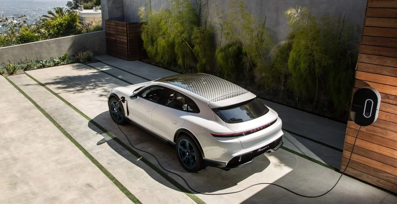 Porsche Mission E Cross Turismo 0320 009