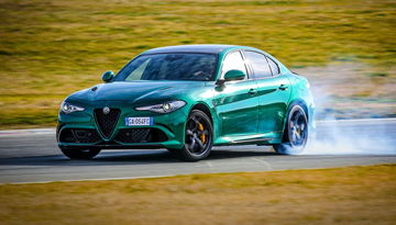 Alfa Romeo Giulia Stelvio Quadrifoglio 2020 0520 001