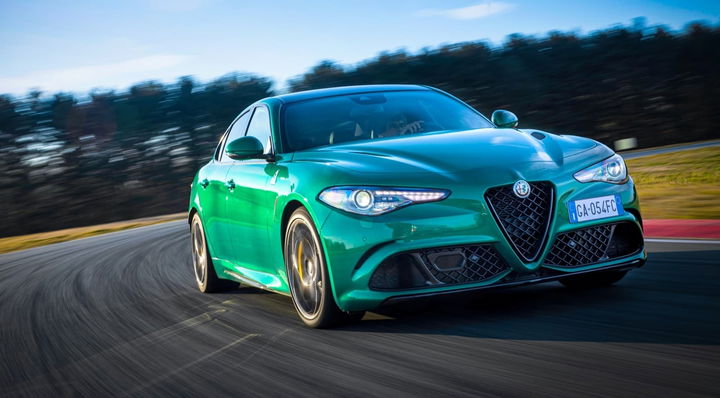 Alfa Romeo Giulia Stelvio Quadrifoglio 2020 0520 028