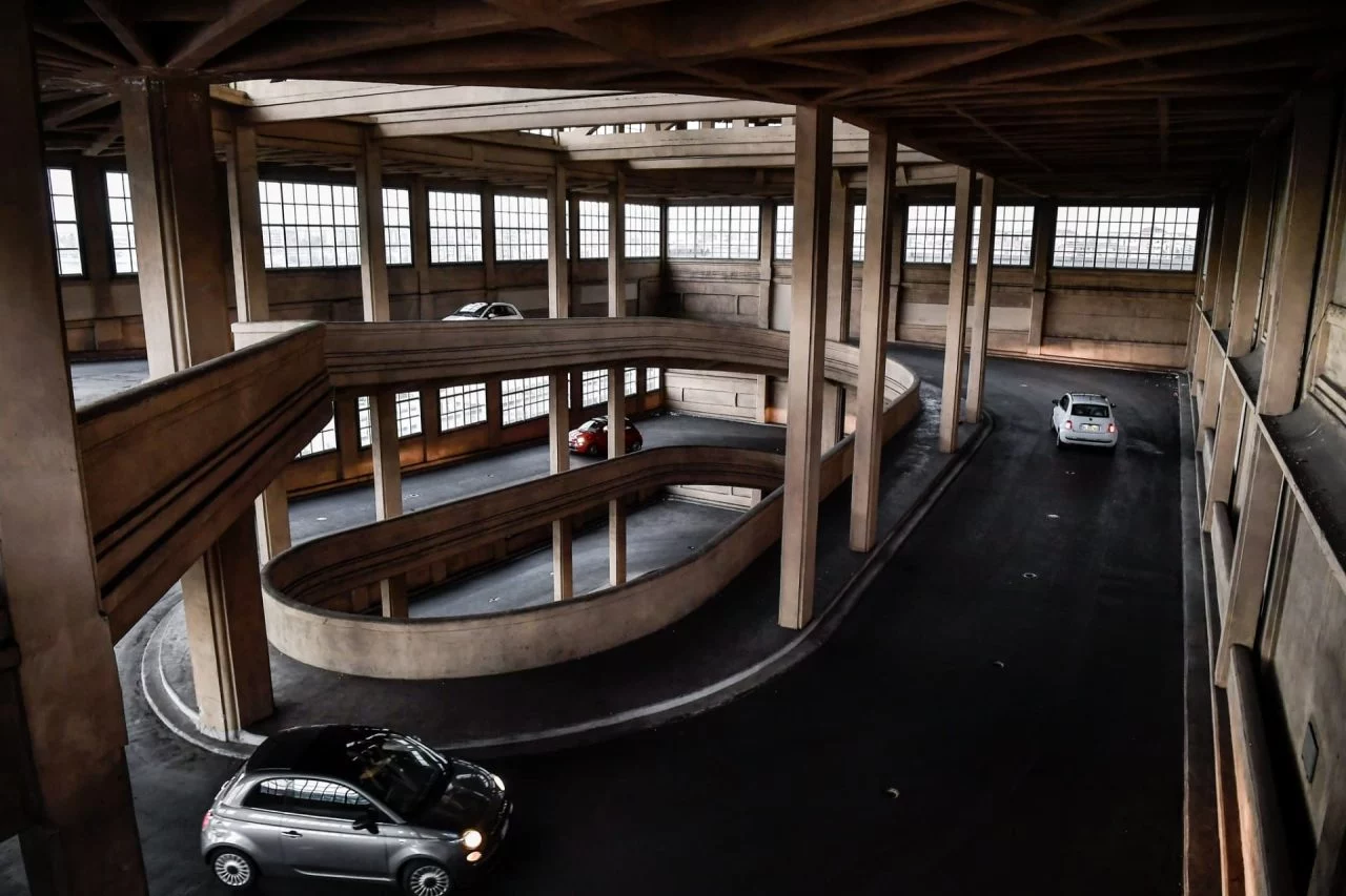 Fabrica Fiat Edificio Lingotto 500 Rampa Interior