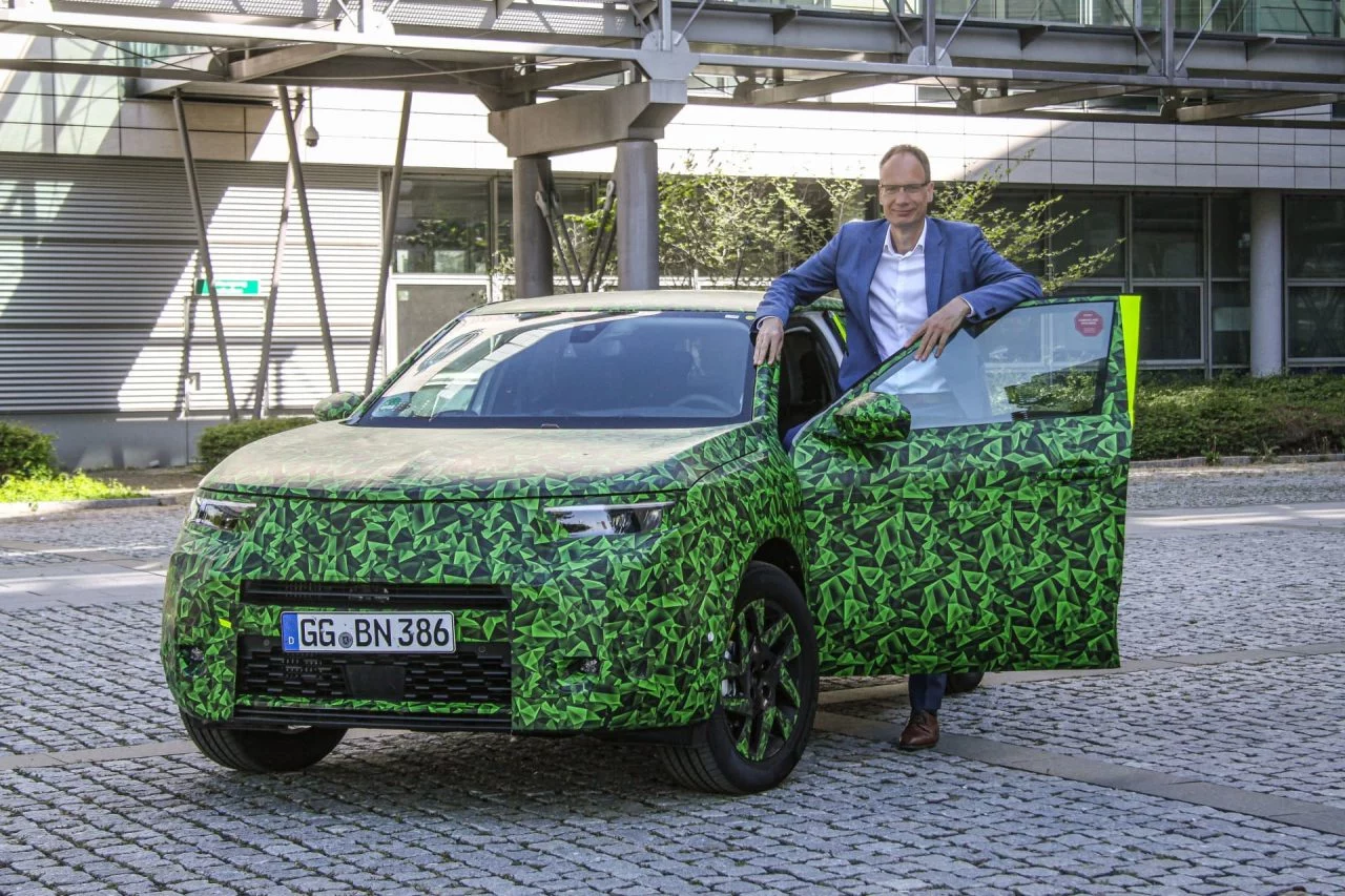 Michael Lohscheller Mit Dem Neuen Opel Mokka 511883