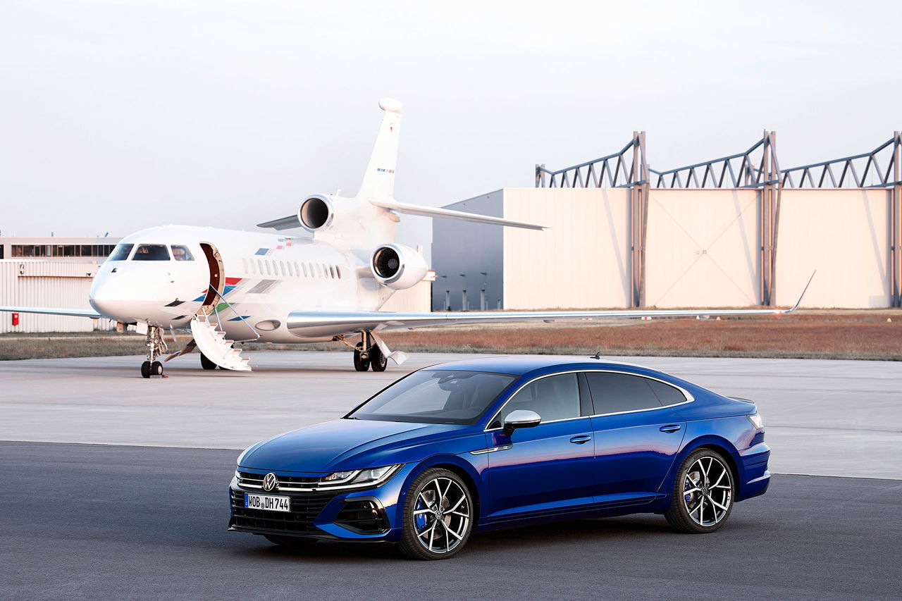 Volkswagen Arteon R 2020 Azul 01